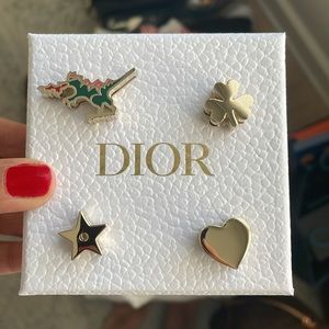 New With My ABCDior Badges ❤️☘️⭐️🦖